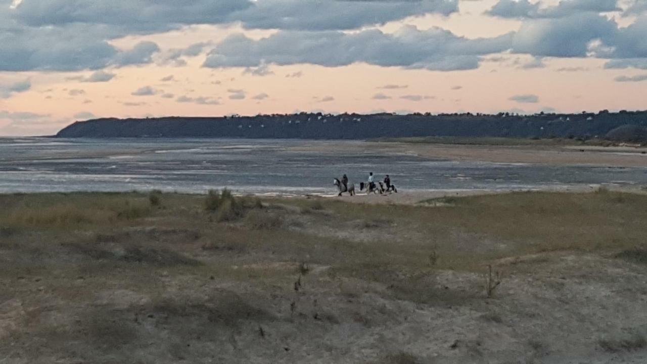 Gite De Jade, Mont Saint Michel Aucey-la-Plaine 外观 照片